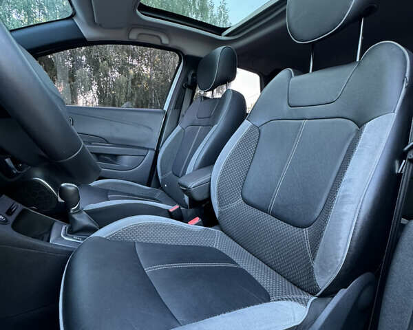 Рено Каптур, объемом двигателя 1.5 л и пробегом 87 тыс. км за 14900 $, фото 21 на Automoto.ua