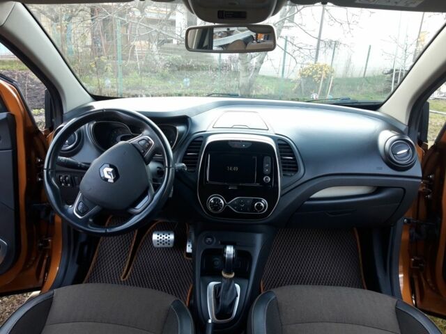 Желтый Рено Каптур, объемом двигателя 1.2 л и пробегом 63 тыс. км за 333 $, фото 18 на Automoto.ua