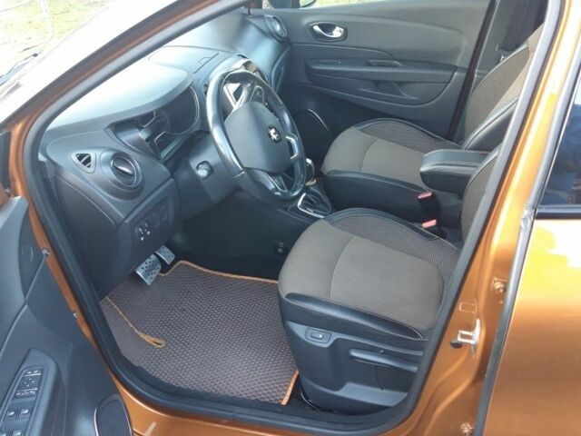 Желтый Рено Каптур, объемом двигателя 1.2 л и пробегом 63 тыс. км за 333 $, фото 10 на Automoto.ua