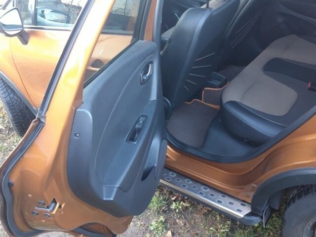 Желтый Рено Каптур, объемом двигателя 1.2 л и пробегом 63 тыс. км за 333 $, фото 13 на Automoto.ua