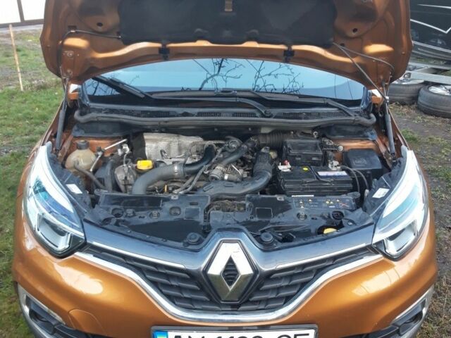 Желтый Рено Каптур, объемом двигателя 1.2 л и пробегом 63 тыс. км за 333 $, фото 22 на Automoto.ua