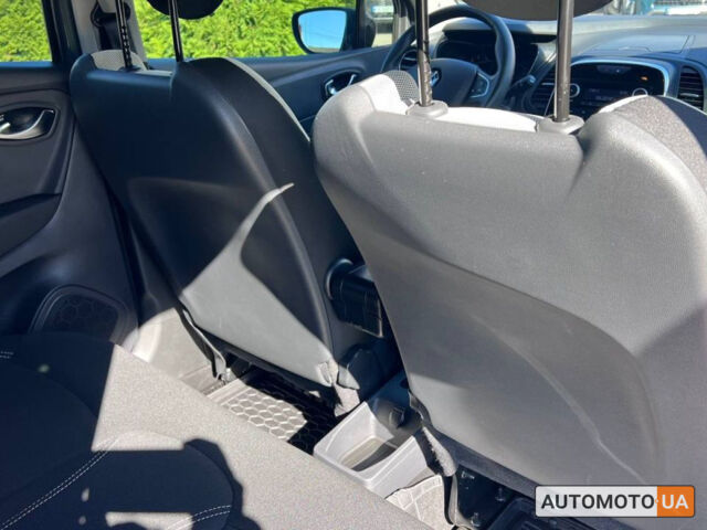 Серый Рено Каптур, объемом двигателя 1.5 л и пробегом 79 тыс. км за 15700 $, фото 6 на Automoto.ua