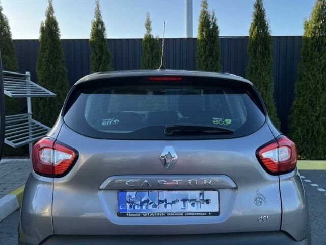 Серый Рено Каптур, объемом двигателя 1.5 л и пробегом 216 тыс. км за 9750 $, фото 1 на Automoto.ua