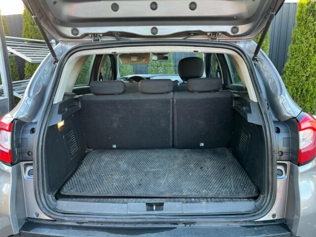 Серый Рено Каптур, объемом двигателя 1.5 л и пробегом 147 тыс. км за 8999 $, фото 2 на Automoto.ua