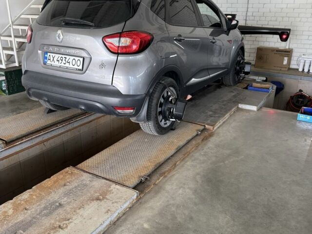 Серый Рено Каптур, объемом двигателя 1.5 л и пробегом 216 тыс. км за 9750 $, фото 6 на Automoto.ua