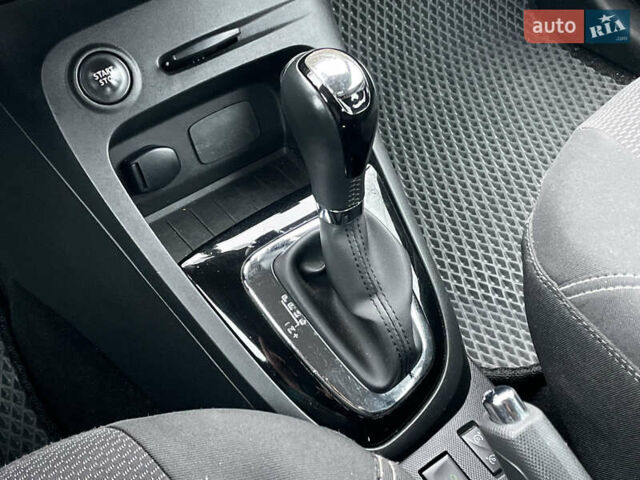 Сірий Рено Каптур, об'ємом двигуна 1.46 л та пробігом 182 тис. км за 10490 $, фото 25 на Automoto.ua