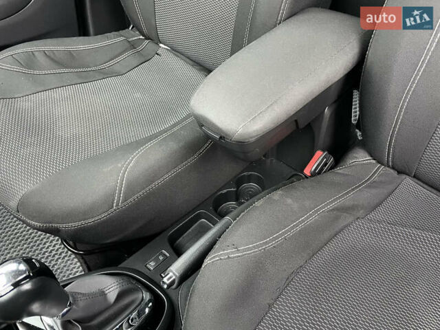 Сірий Рено Каптур, об'ємом двигуна 1.46 л та пробігом 182 тис. км за 10490 $, фото 31 на Automoto.ua