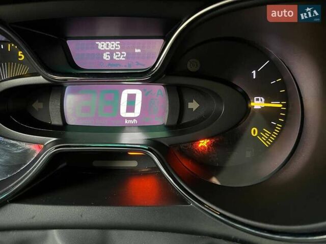 Серый Рено Каптур, объемом двигателя 1.46 л и пробегом 78 тыс. км за 10000 $, фото 4 на Automoto.ua