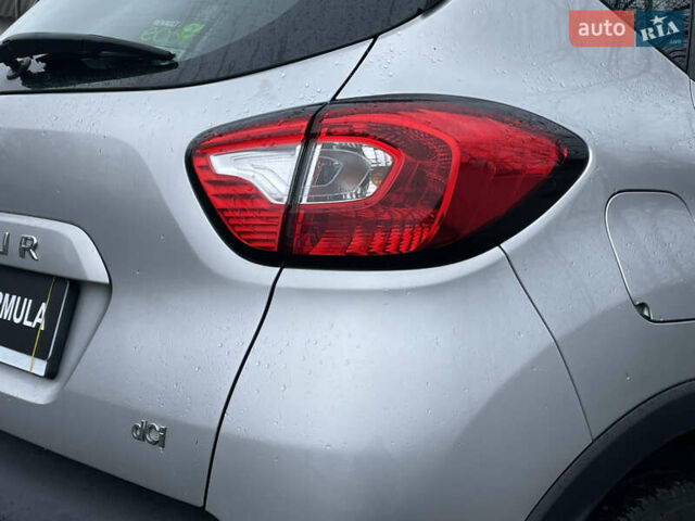 Сірий Рено Каптур, об'ємом двигуна 1.46 л та пробігом 182 тис. км за 10490 $, фото 10 на Automoto.ua