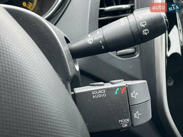 Сірий Рено Каптур, об'ємом двигуна 1.46 л та пробігом 182 тис. км за 10490 $, фото 22 на Automoto.ua