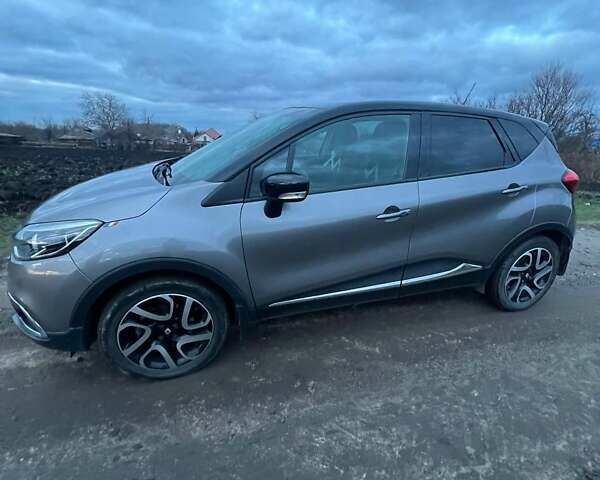 Серый Рено Каптур, объемом двигателя 1.46 л и пробегом 78 тыс. км за 10000 $, фото 2 на Automoto.ua