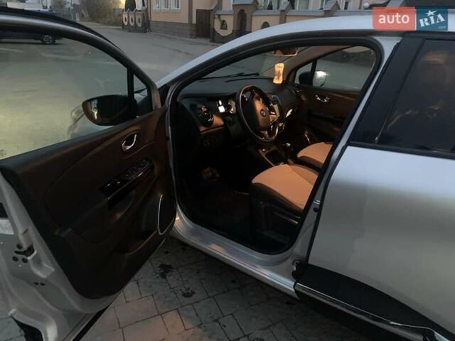 Серый Рено Каптур, объемом двигателя 1.46 л и пробегом 108 тыс. км за 12100 $, фото 1 на Automoto.ua
