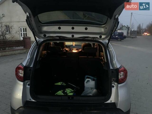 Серый Рено Каптур, объемом двигателя 1.46 л и пробегом 108 тыс. км за 12100 $, фото 2 на Automoto.ua