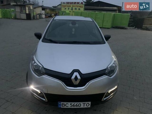 Серый Рено Каптур, объемом двигателя 1.46 л и пробегом 108 тыс. км за 12100 $, фото 3 на Automoto.ua