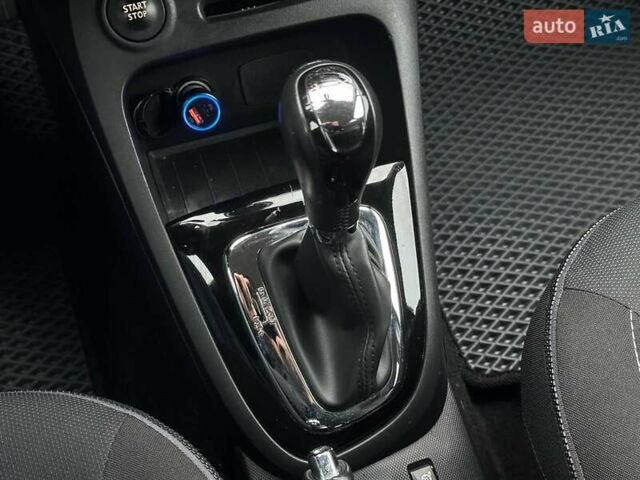 Сірий Рено Каптур, об'ємом двигуна 1.2 л та пробігом 179 тис. км за 11990 $, фото 17 на Automoto.ua