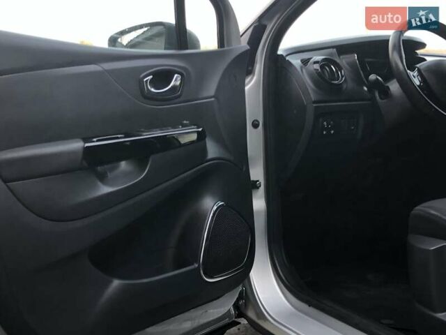Сірий Рено Каптур, об'ємом двигуна 1.5 л та пробігом 172 тис. км за 12499 $, фото 10 на Automoto.ua