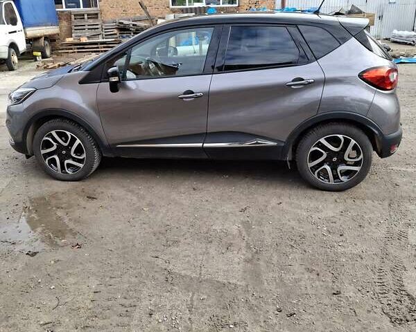 Серый Рено Каптур, объемом двигателя 1.5 л и пробегом 216 тыс. км за 12500 $, фото 5 на Automoto.ua