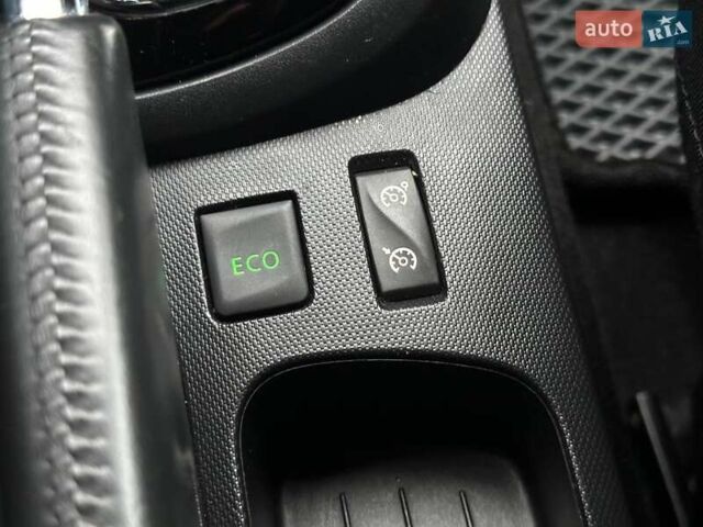Сірий Рено Каптур, об'ємом двигуна 1.2 л та пробігом 179 тис. км за 11990 $, фото 19 на Automoto.ua
