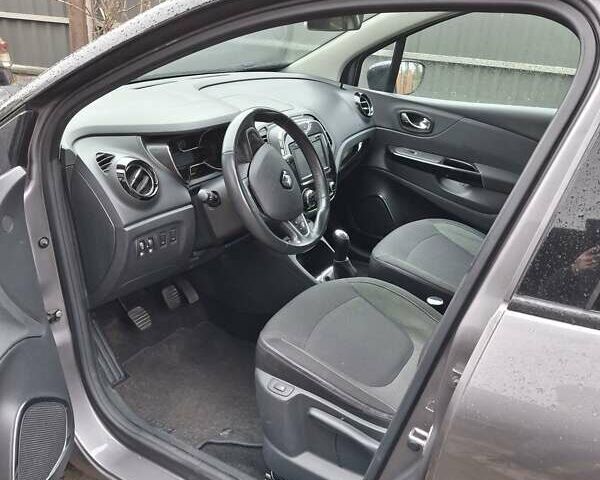 Серый Рено Каптур, объемом двигателя 1.5 л и пробегом 216 тыс. км за 12500 $, фото 8 на Automoto.ua