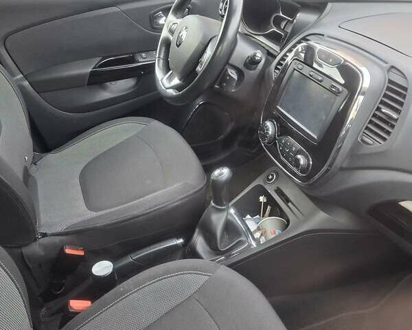 Серый Рено Каптур, объемом двигателя 1.5 л и пробегом 216 тыс. км за 12500 $, фото 9 на Automoto.ua