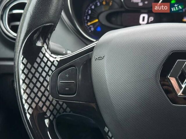 Сірий Рено Каптур, об'ємом двигуна 1.2 л та пробігом 179 тис. км за 11990 $, фото 24 на Automoto.ua