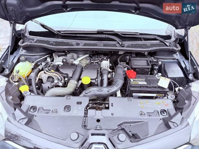Серый Рено Каптур, объемом двигателя 1.46 л и пробегом 50 тыс. км за 14900 $, фото 16 на Automoto.ua