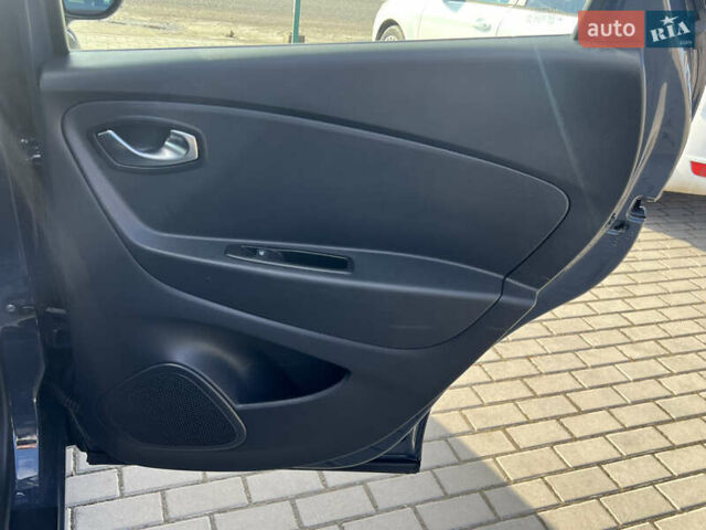 Серый Рено Каптур, объемом двигателя 1.46 л и пробегом 190 тыс. км за 12143 $, фото 20 на Automoto.ua