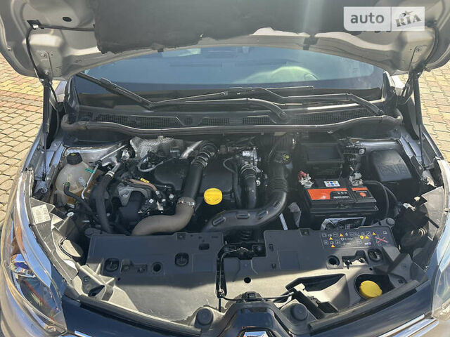Сірий Рено Каптур, об'ємом двигуна 1.5 л та пробігом 104 тис. км за 13500 $, фото 47 на Automoto.ua