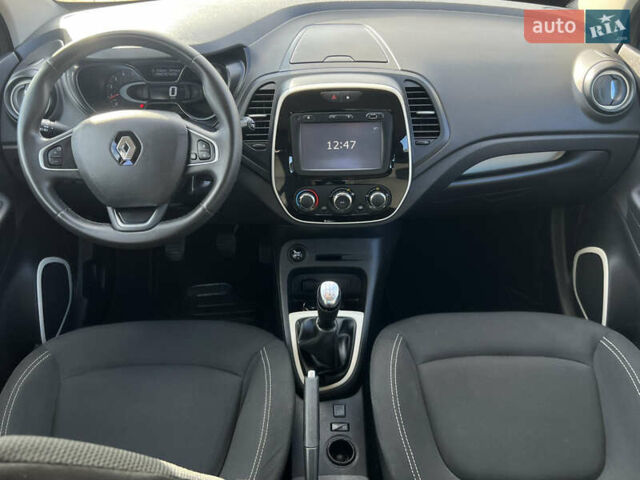 Серый Рено Каптур, объемом двигателя 1.46 л и пробегом 190 тыс. км за 12143 $, фото 18 на Automoto.ua