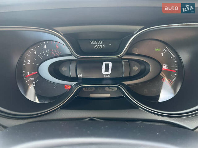 Серый Рено Каптур, объемом двигателя 1.46 л и пробегом 190 тыс. км за 12143 $, фото 14 на Automoto.ua