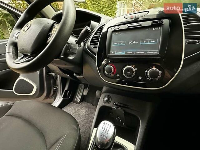Сірий Рено Каптур, об'ємом двигуна 1.5 л та пробігом 84 тис. км за 12200 $, фото 23 на Automoto.ua
