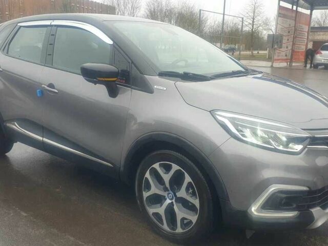 Серый Рено Каптур, объемом двигателя 1.5 л и пробегом 40 тыс. км за 14500 $, фото 5 на Automoto.ua