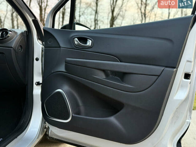 Серый Рено Каптур, объемом двигателя 0 л и пробегом 114 тыс. км за 8599 $, фото 37 на Automoto.ua