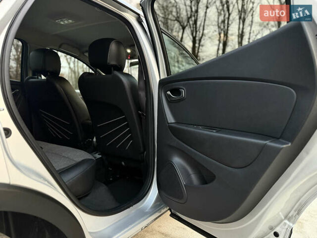 Серый Рено Каптур, объемом двигателя 0 л и пробегом 114 тыс. км за 8599 $, фото 40 на Automoto.ua