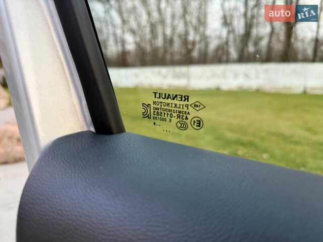 Серый Рено Каптур, объемом двигателя 0 л и пробегом 114 тыс. км за 8599 $, фото 18 на Automoto.ua
