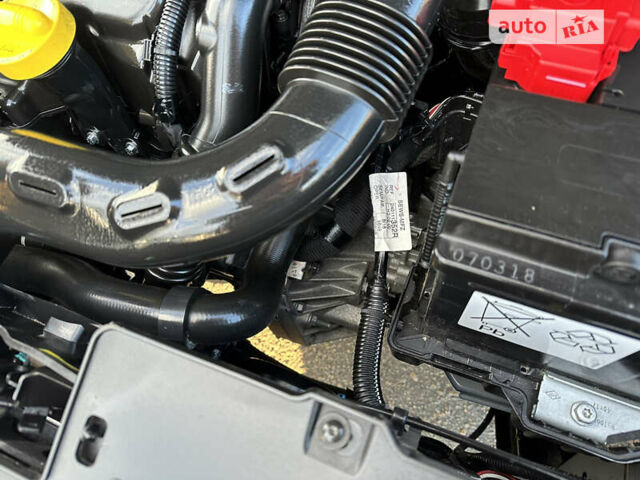 Серый Рено Каптур, объемом двигателя 1.5 л и пробегом 37 тыс. км за 15999 $, фото 97 на Automoto.ua