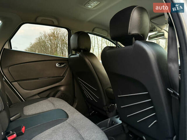 Серый Рено Каптур, объемом двигателя 0 л и пробегом 114 тыс. км за 8599 $, фото 42 на Automoto.ua