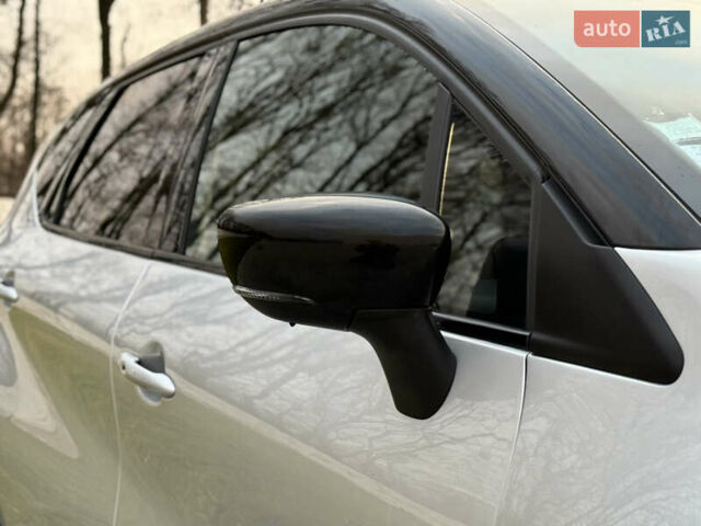 Серый Рено Каптур, объемом двигателя 0 л и пробегом 114 тыс. км за 8599 $, фото 10 на Automoto.ua