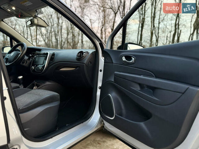 Серый Рено Каптур, объемом двигателя 0 л и пробегом 114 тыс. км за 8599 $, фото 36 на Automoto.ua
