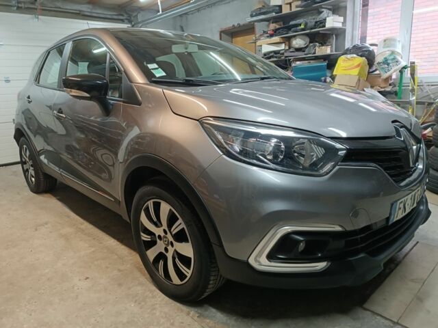 Серый Рено Каптур, объемом двигателя 1.5 л и пробегом 140 тыс. км за 13700 $, фото 1 на Automoto.ua