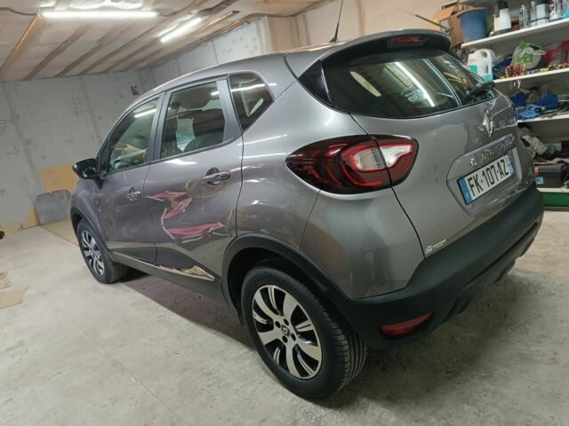 Серый Рено Каптур, объемом двигателя 1.5 л и пробегом 140 тыс. км за 13700 $, фото 7 на Automoto.ua