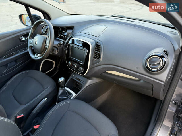 Серый Рено Каптур, объемом двигателя 1.5 л и пробегом 141 тыс. км за 14399 $, фото 55 на Automoto.ua