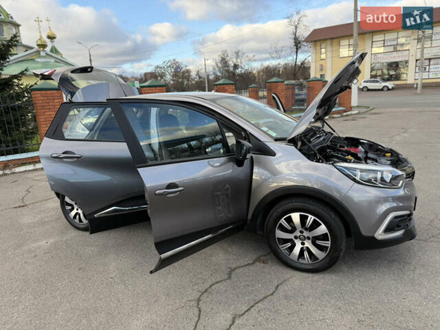 Серый Рено Каптур, объемом двигателя 1.5 л и пробегом 141 тыс. км за 14399 $, фото 106 на Automoto.ua