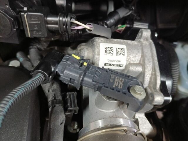 Серый Рено Каптур, объемом двигателя 1.5 л и пробегом 140 тыс. км за 13700 $, фото 11 на Automoto.ua