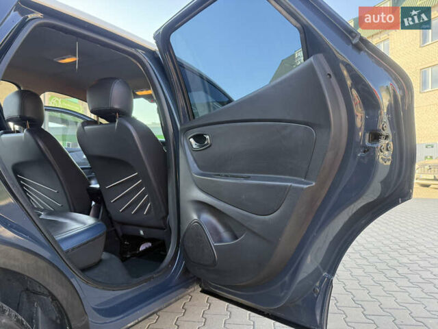 Синий Рено Каптур, объемом двигателя 1.5 л и пробегом 94 тыс. км за 11500 $, фото 35 на Automoto.ua