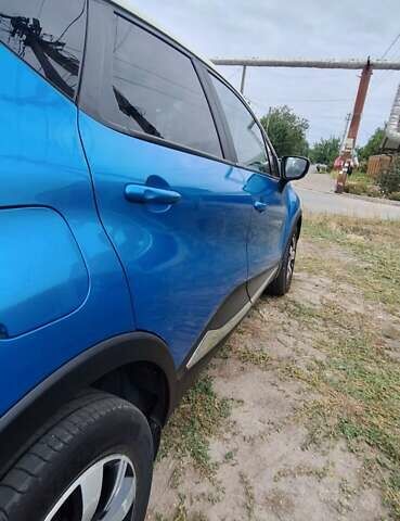 Синій Рено Каптур, об'ємом двигуна 1.2 л та пробігом 98 тис. км за 11350 $, фото 3 на Automoto.ua