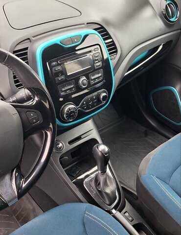 Синій Рено Каптур, об'ємом двигуна 1.2 л та пробігом 98 тис. км за 11350 $, фото 8 на Automoto.ua