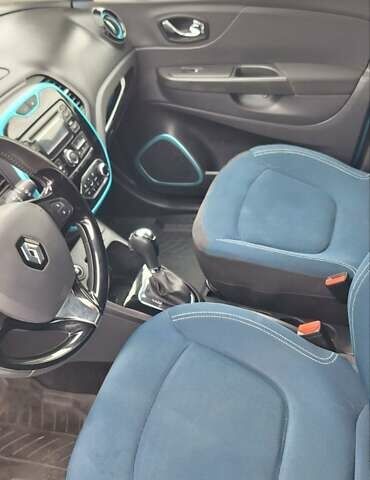 Синій Рено Каптур, об'ємом двигуна 1.2 л та пробігом 98 тис. км за 11350 $, фото 4 на Automoto.ua