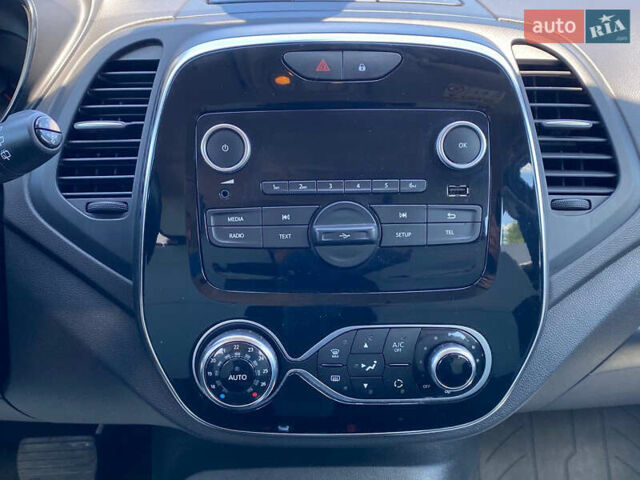Рено Каптур 2018 у Житомирі на Automoto.ua Синій Рено Каптур, об'ємом двигуна 1.46 л та пробігом 220 тис. км за 11900 $, фото 10 на Automoto.ua