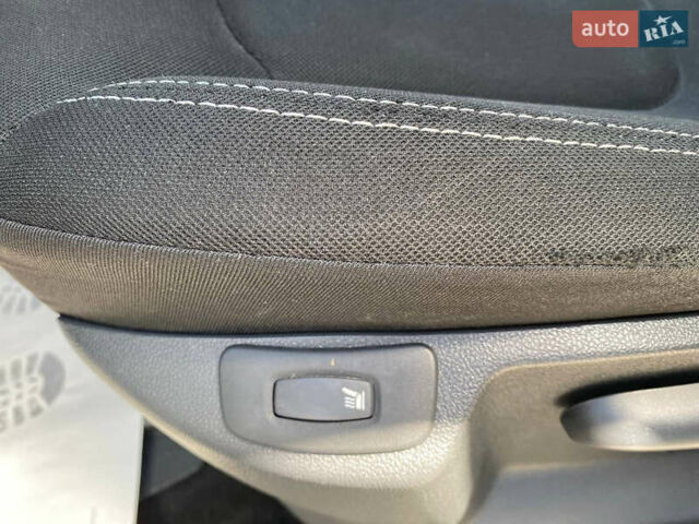 Рено Каптур 2018 у Житомирі на Automoto.ua Синій Рено Каптур, об'ємом двигуна 1.46 л та пробігом 220 тис. км за 11900 $, фото 12 на Automoto.ua